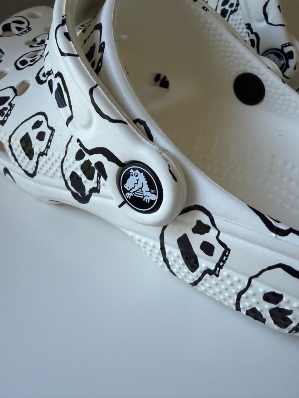 CROCS Skull Classic Clogs - Picture 7 of 9